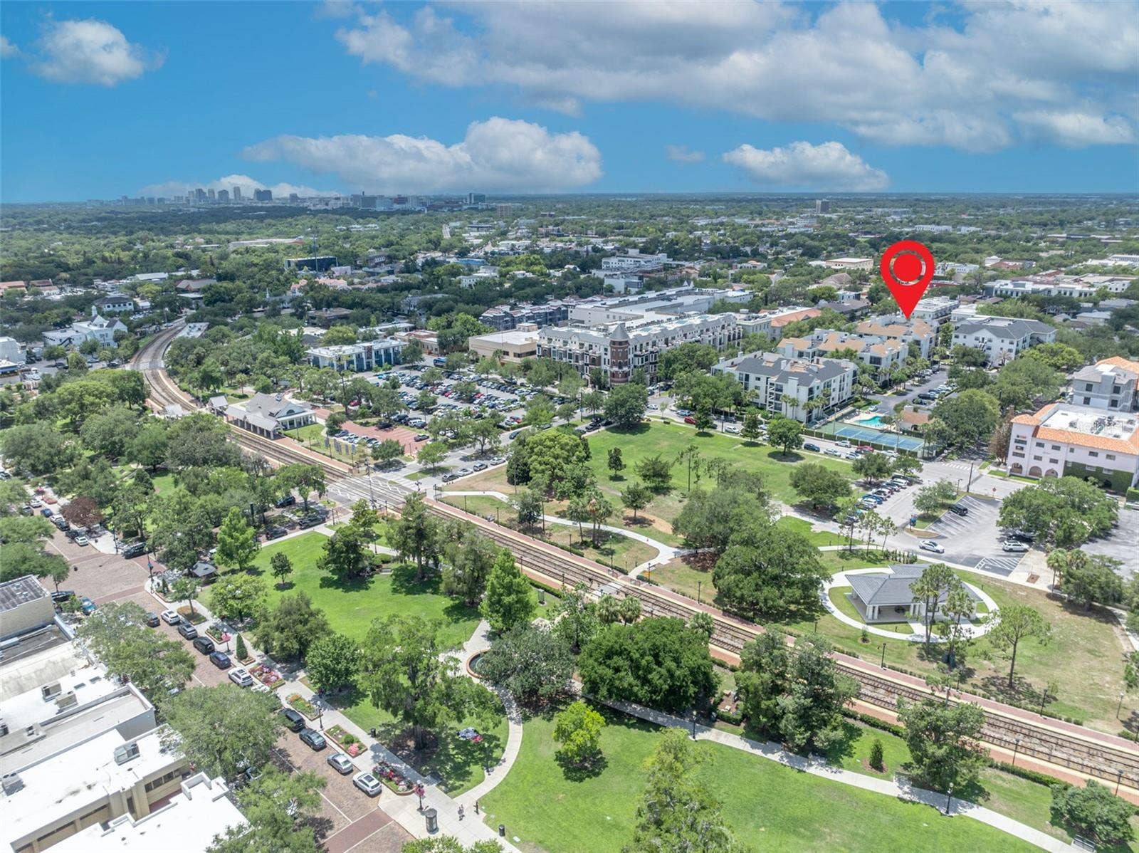 300 CAROLINA AVENUE, #402C, Winter Park, FL 32789 A highlight of? Park Avenue is Central Park, located just outside Park West. The park is the perfect location for picturesque walks, a relaxing picnic, or enjoying one of the numerous cultural events hosted by the city.