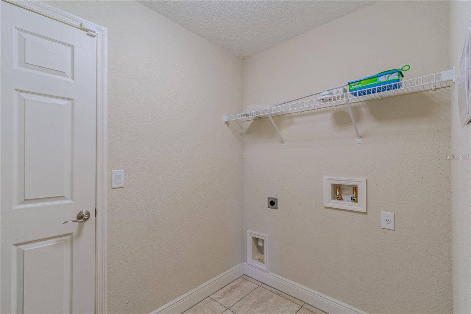 8593 PLUMERIA AVENUE, Orlando, FL 32825 8593 PLUMERIA AVENUE, Orlando, FL 32825