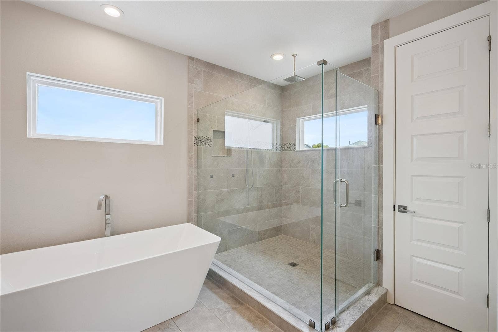 200 E GRANT STREET, Orlando, FL 32806 Bathroom