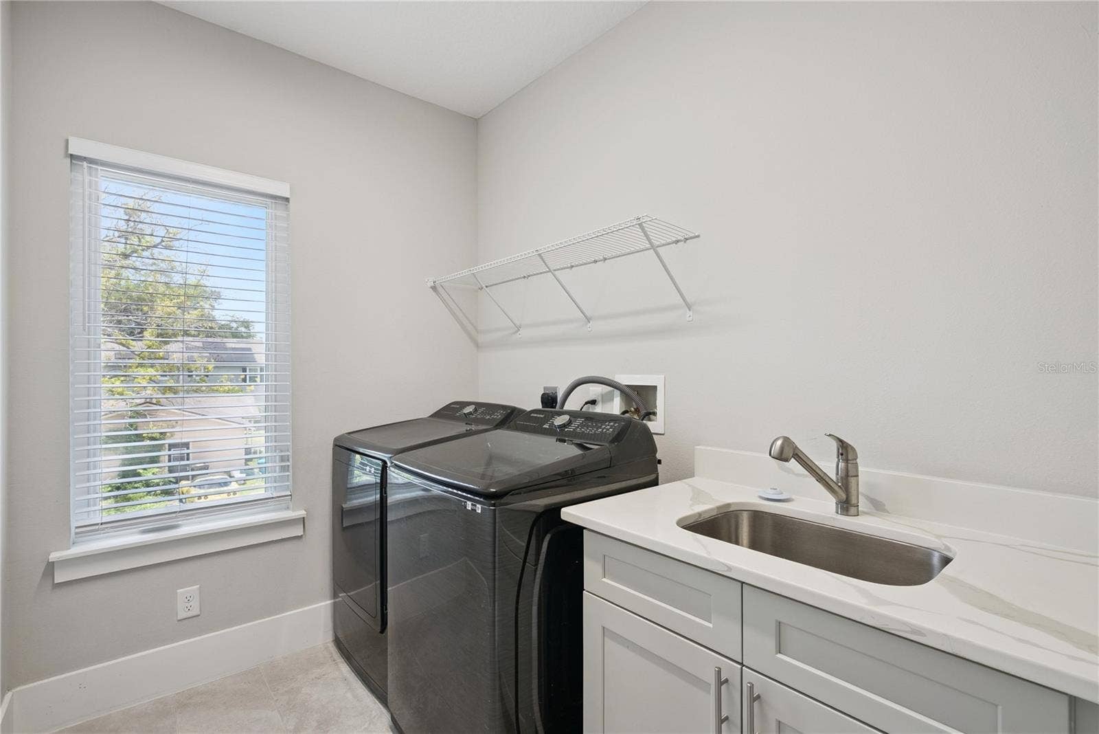 200 E GRANT STREET, Orlando, FL 32806 Laundry room