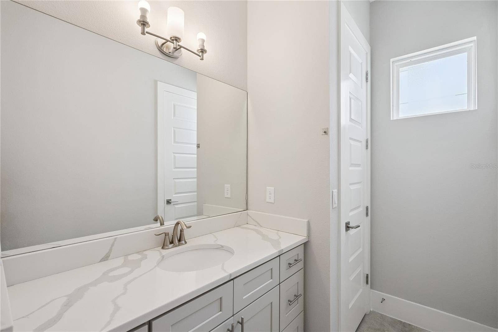 200 E GRANT STREET, Orlando, FL 32806 Bathroom