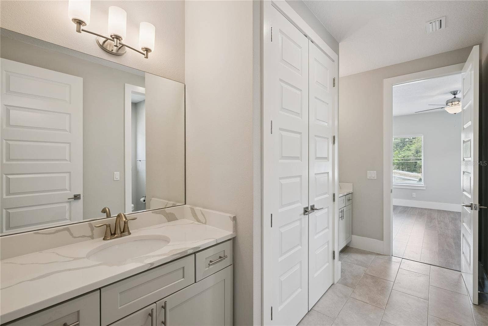 200 E GRANT STREET, Orlando, FL 32806 Bathroom
