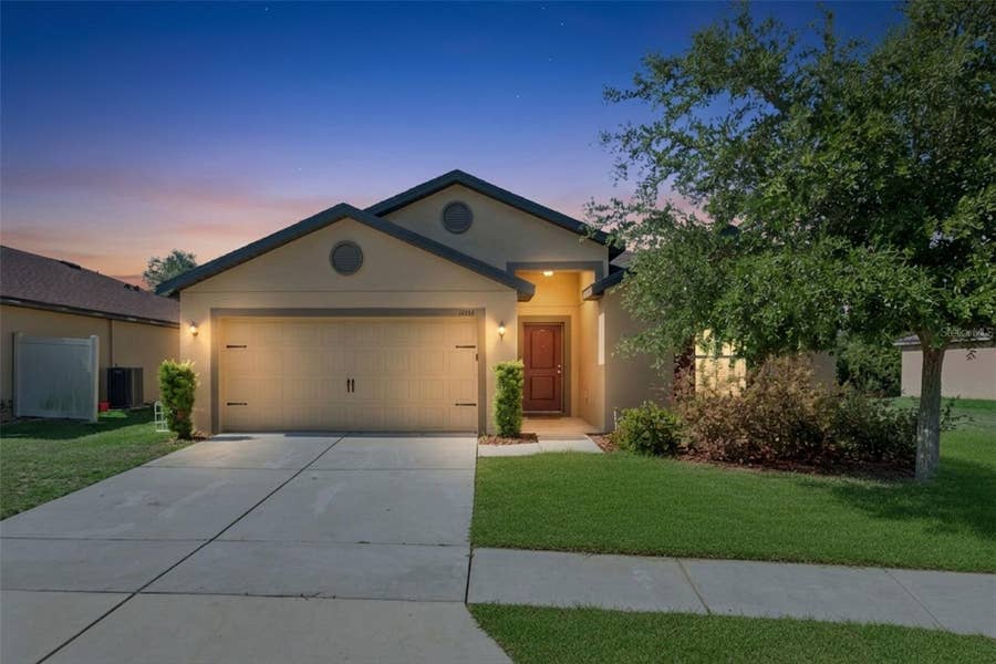 Property photo for 1884 PIEDMONT COURT, Mascotte, FL
