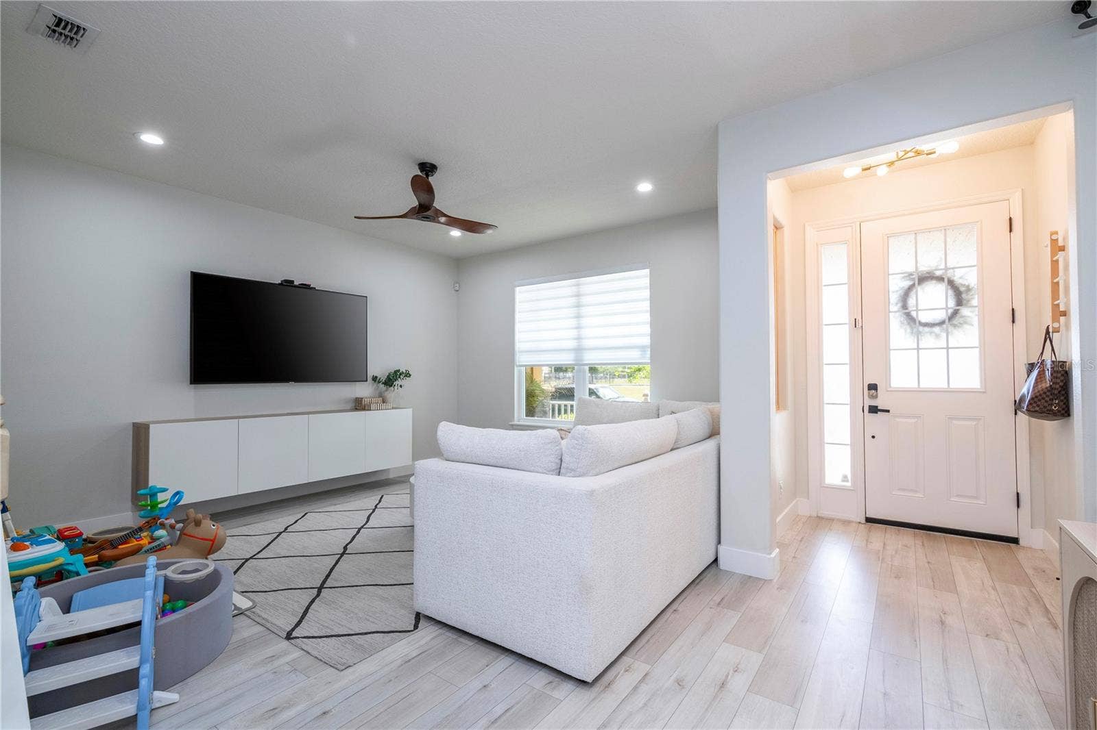 11861 VERMILLION AVENUE, Windermere, FL 34786 11861 VERMILLION AVENUE, Windermere, FL 34786