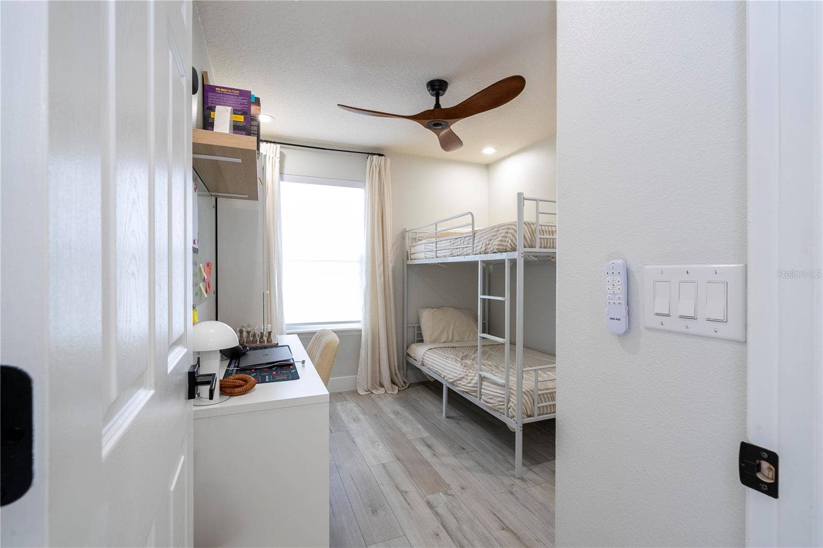 11861 VERMILLION AVENUE, Windermere, FL 34786 11861 VERMILLION AVENUE, Windermere, FL 34786