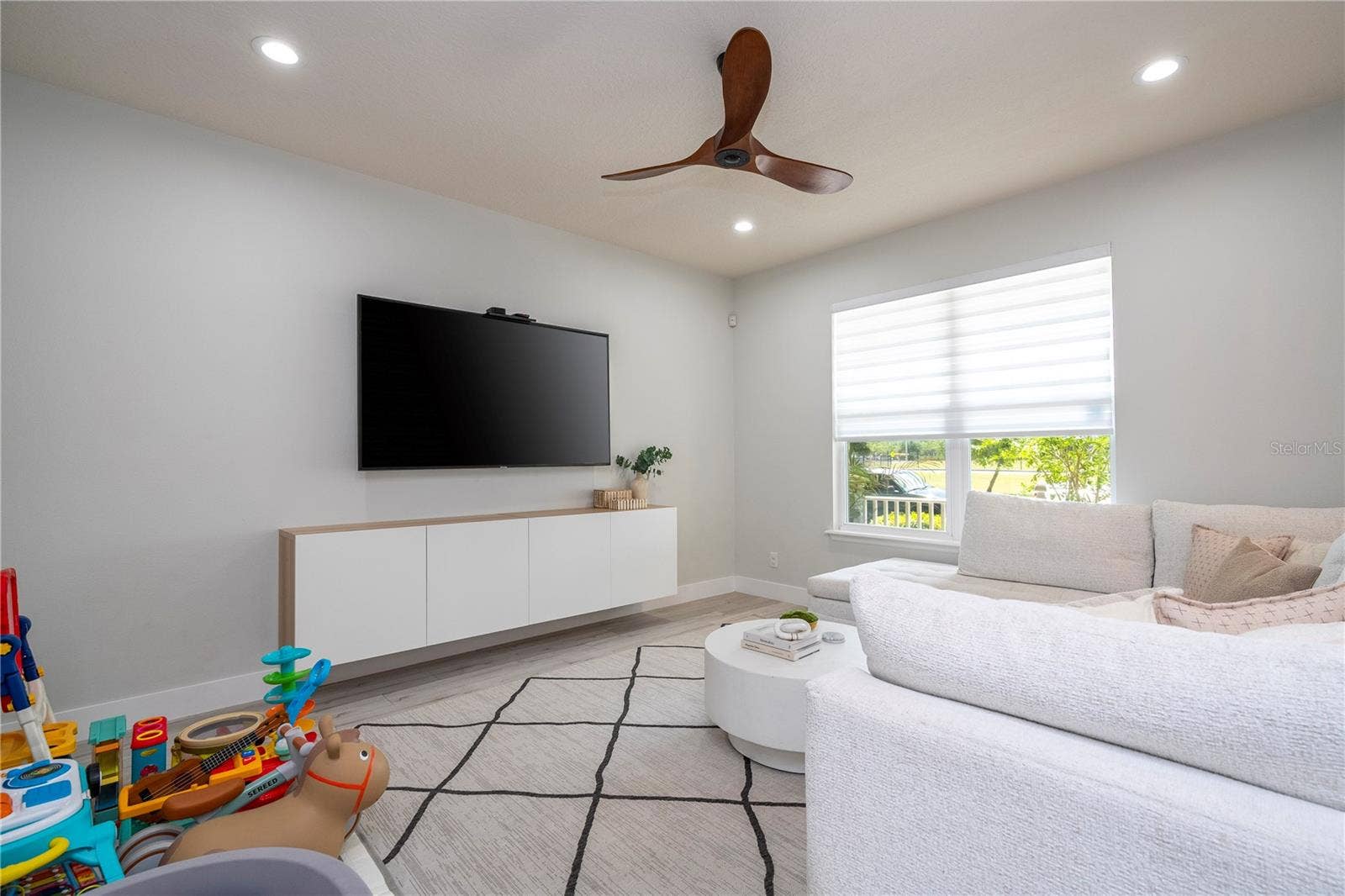 11861 VERMILLION AVENUE, Windermere, FL 34786 11861 VERMILLION AVENUE, Windermere, FL 34786
