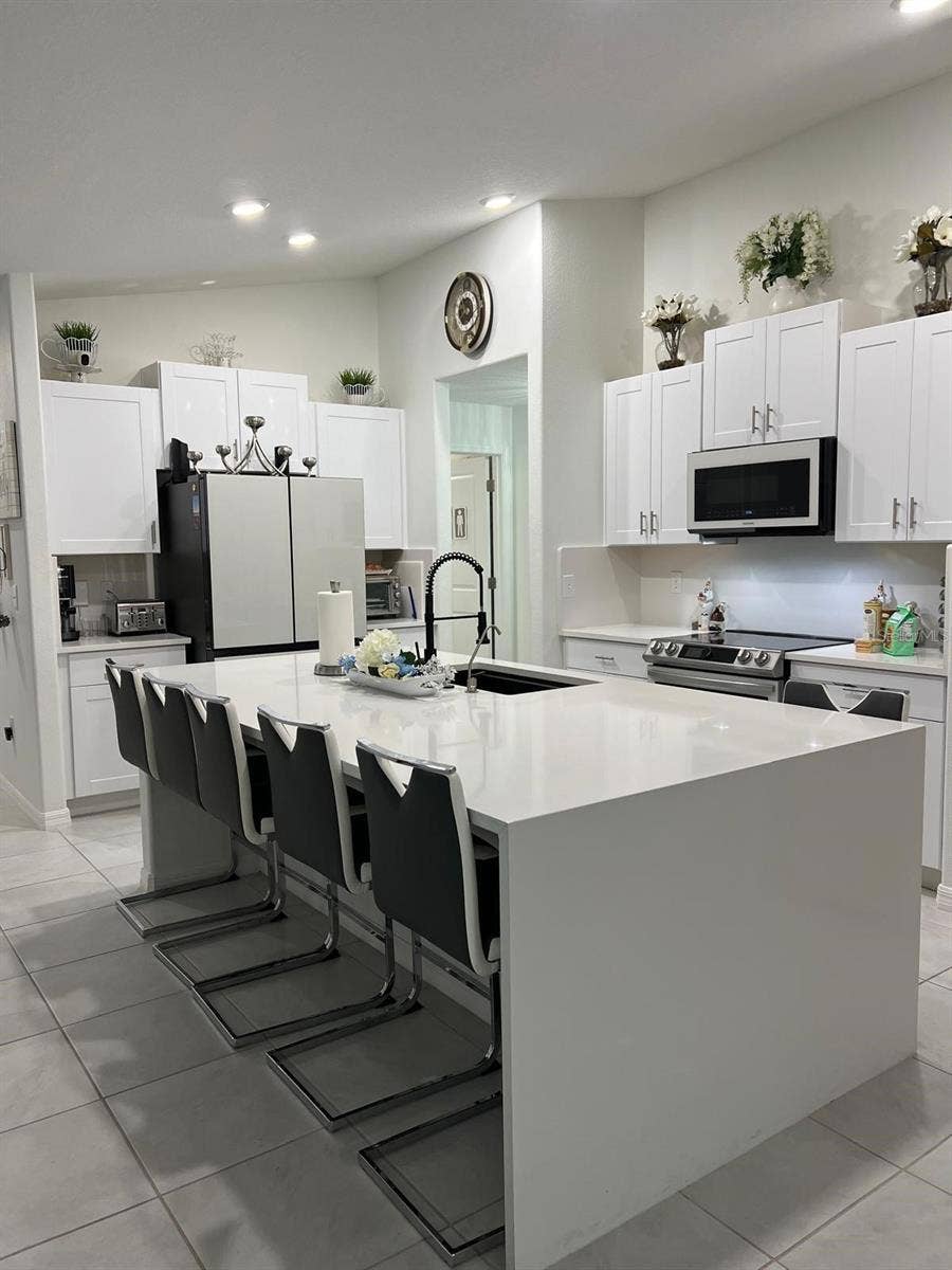 7111 AMELIA COVE COURT, Sun City Center, FL 33573 7111 AMELIA COVE COURT, Sun City Center, FL 33573