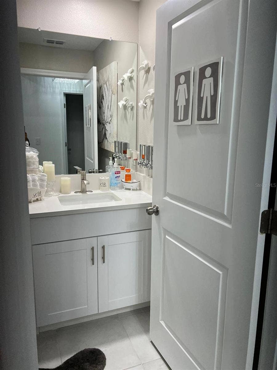 7111 AMELIA COVE COURT, Sun City Center, FL 33573 7111 AMELIA COVE COURT, Sun City Center, FL 33573