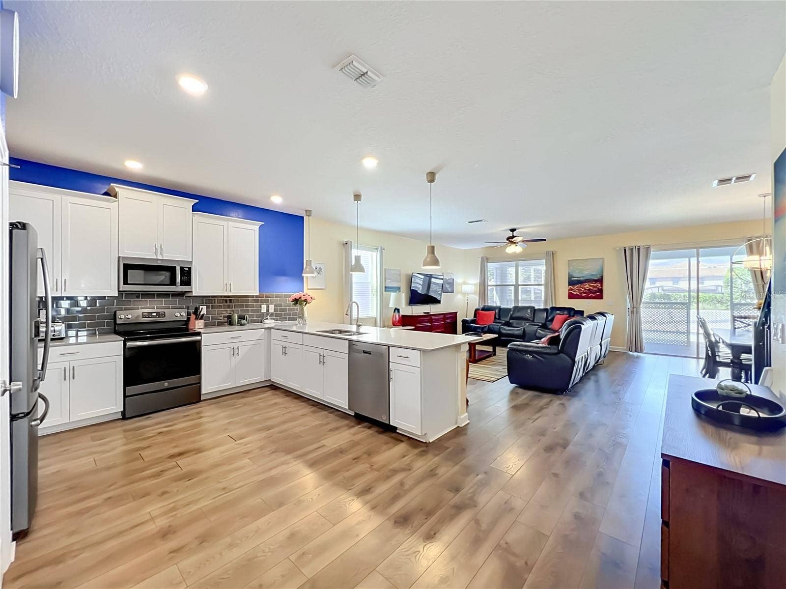 1556 MAIDSTONE COURT, Davenport, FL 33896 Kitchen