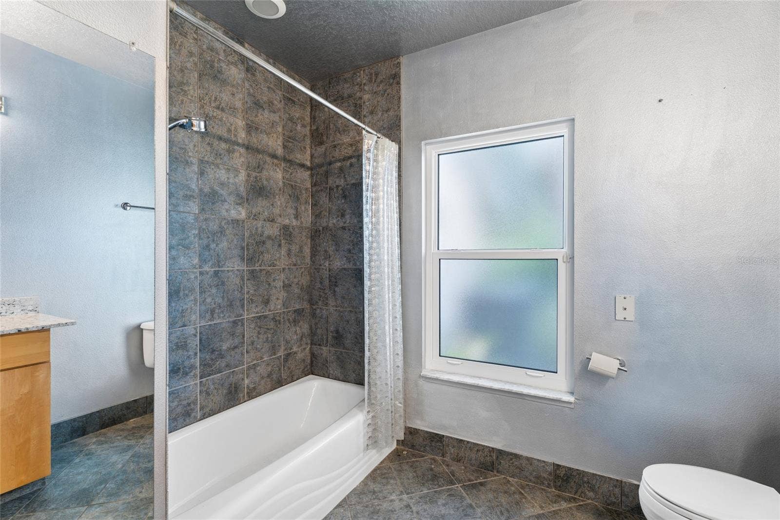 4404 SIMMONS ROAD, Orlando, FL 32812 Bathroom
