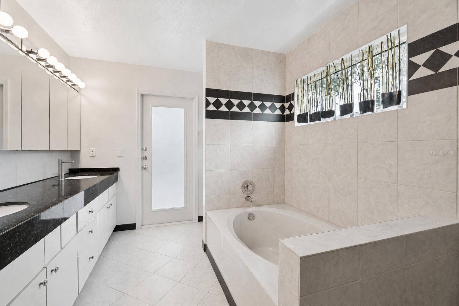 4404 SIMMONS ROAD, Orlando, FL 32812 Master Bathroom