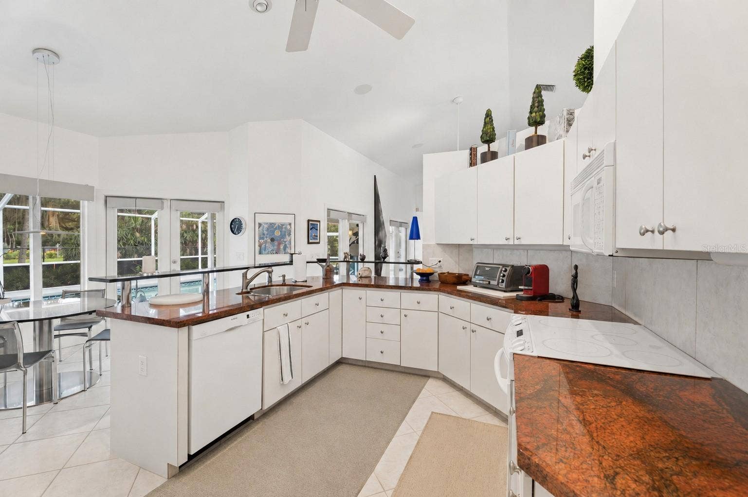 4404 SIMMONS ROAD, Orlando, FL 32812 Kitchen