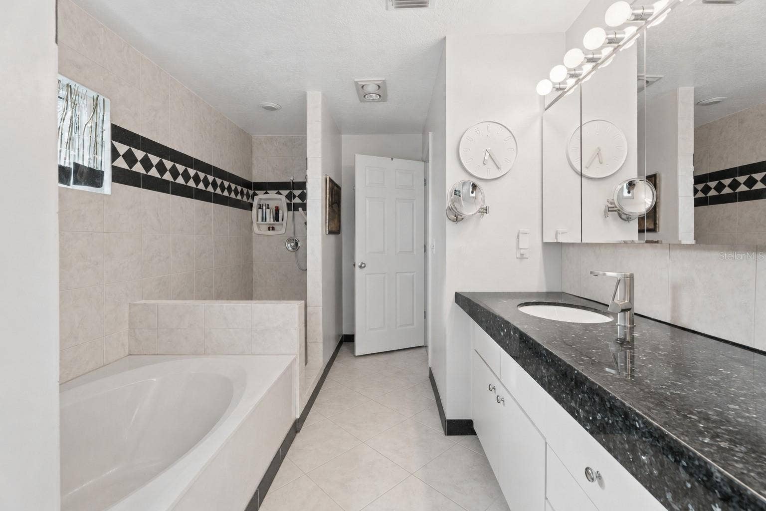4404 SIMMONS ROAD, Orlando, FL 32812 Master Bathroom