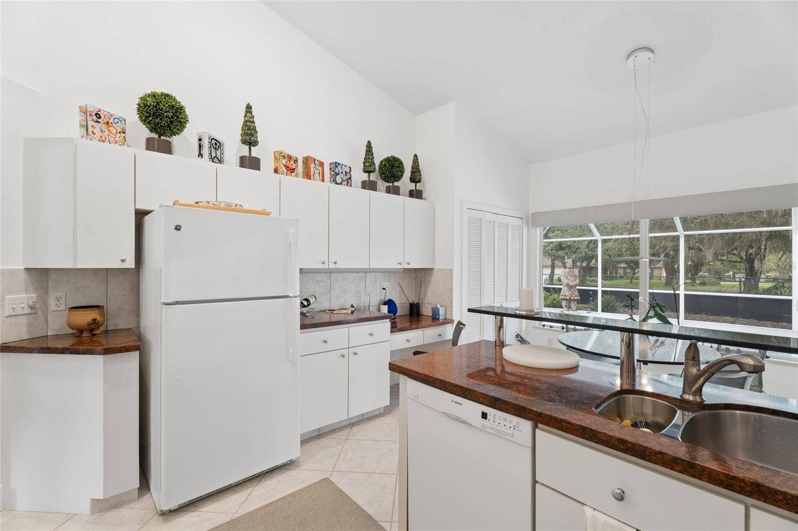 4404 SIMMONS ROAD, Orlando, FL 32812 Kitchen