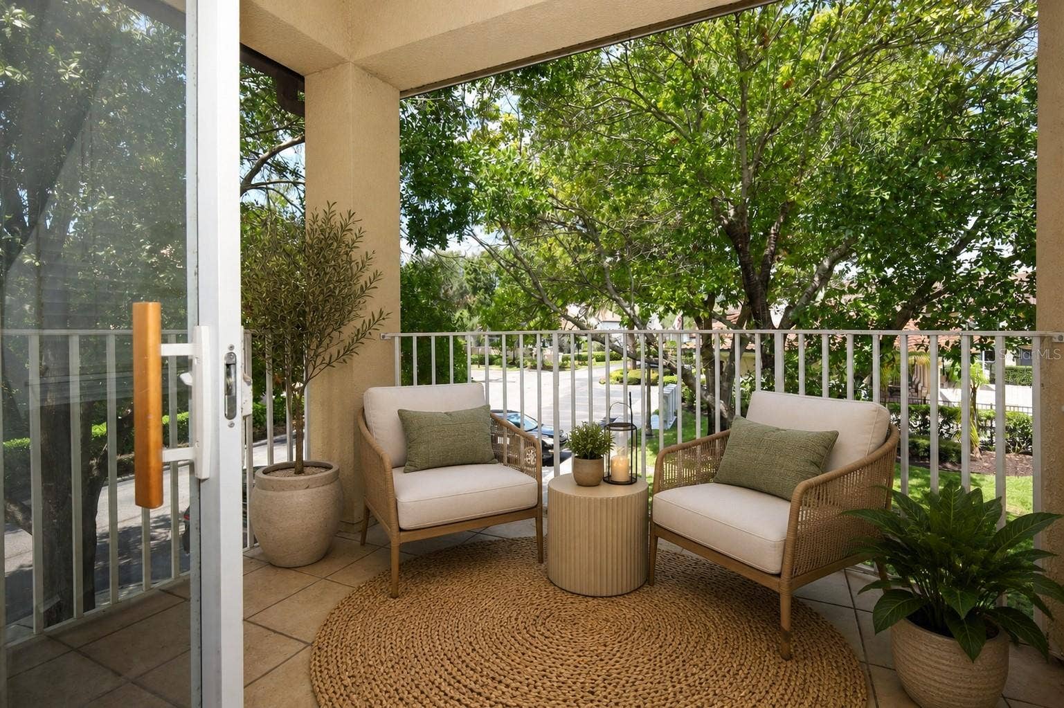 2nd floor balcony