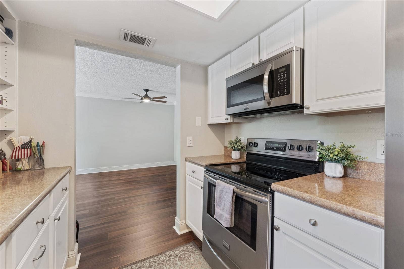 4310 LAKEWAY DRIVE, #12B, Orlando, FL 32839 4310 LAKEWAY DRIVE, #12B, Orlando, FL 32839