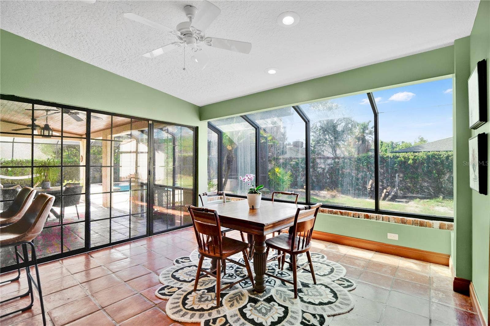 1367 CAMPBELL STREET, Orlando, FL 32806 The kitchenette is perfect for everyday meals