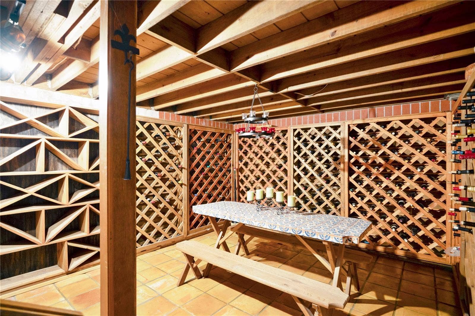 1367 CAMPBELL STREET, Orlando, FL 32806 Your private wine cellar awaits