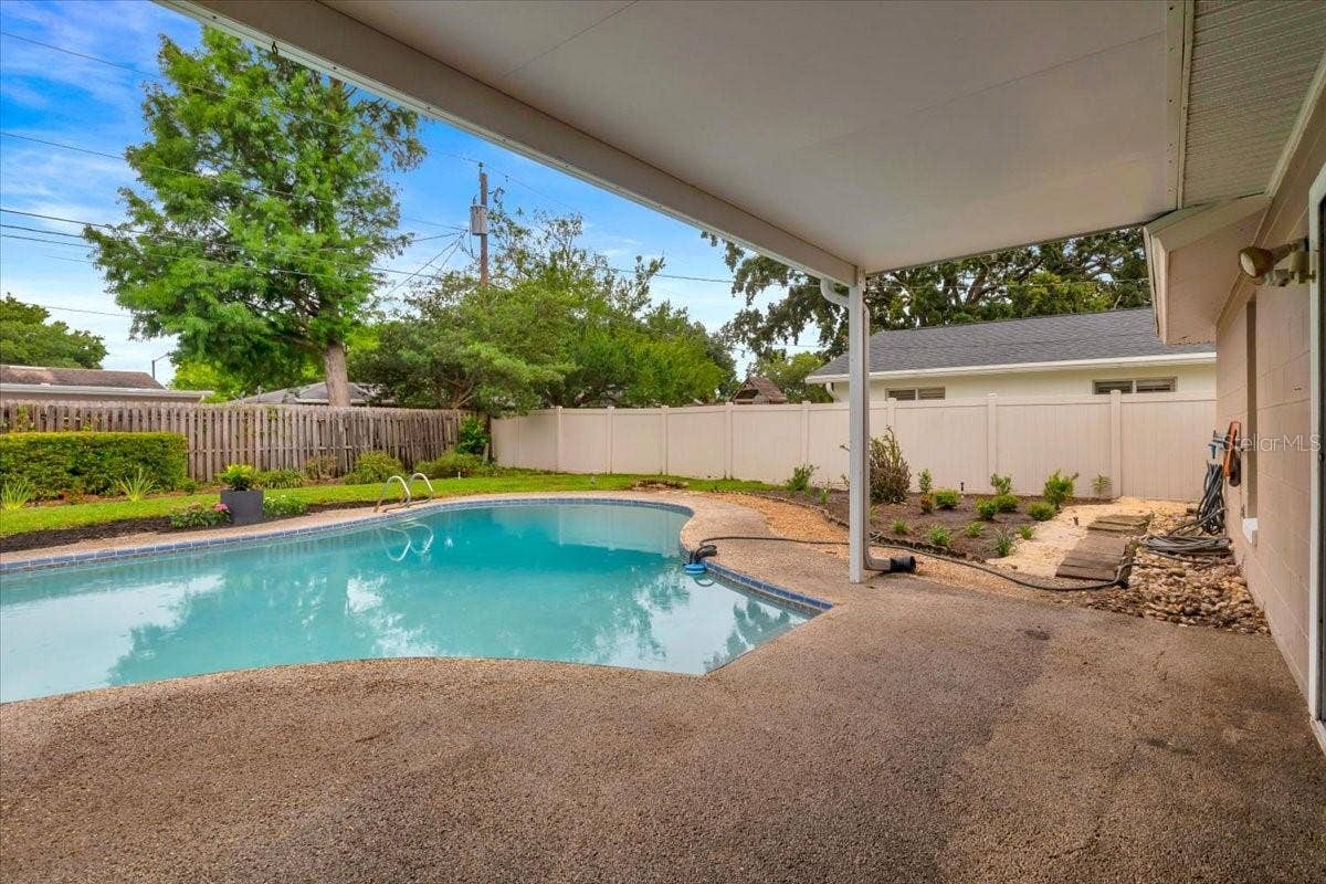715 S RANGER BOULEVARD, Winter Park, FL 32792 Beautiful private pool area.