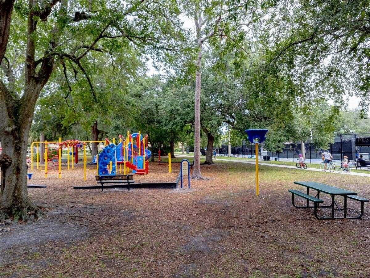 715 S RANGER BOULEVARD, Winter Park, FL 32792 Cady Way Park.