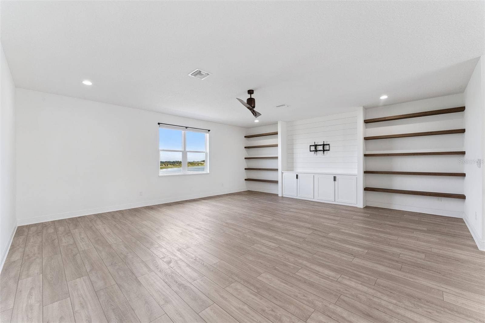 9652 ENGLISH LAUREL COURT, Orlando, FL 32827 9652 ENGLISH LAUREL COURT, Orlando, FL 32827