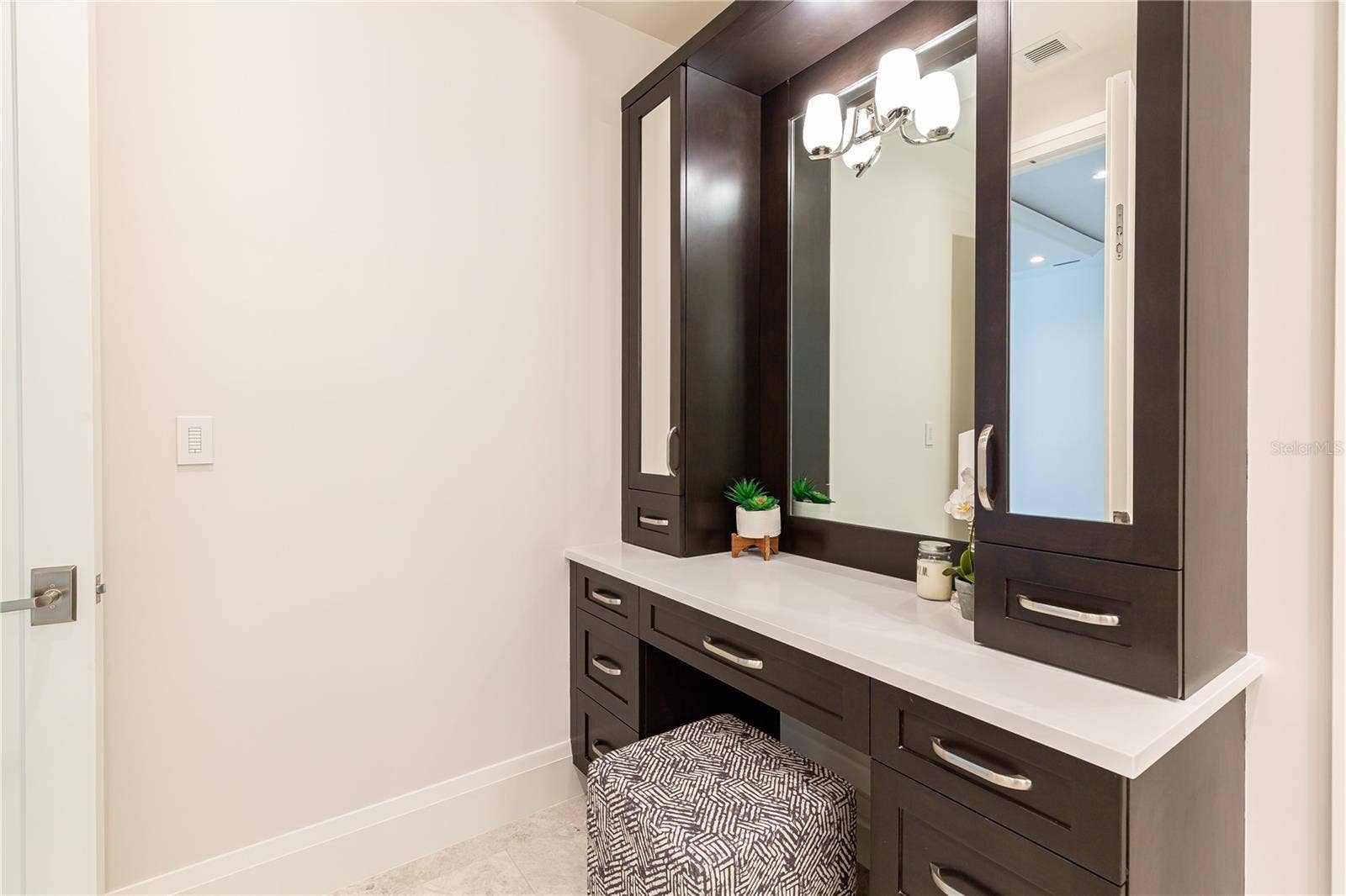 125 S INTERLACHEN AVENUE, #2, Winter Park, FL 32789 125 S INTERLACHEN AVENUE, #2, Winter Park, FL 32789