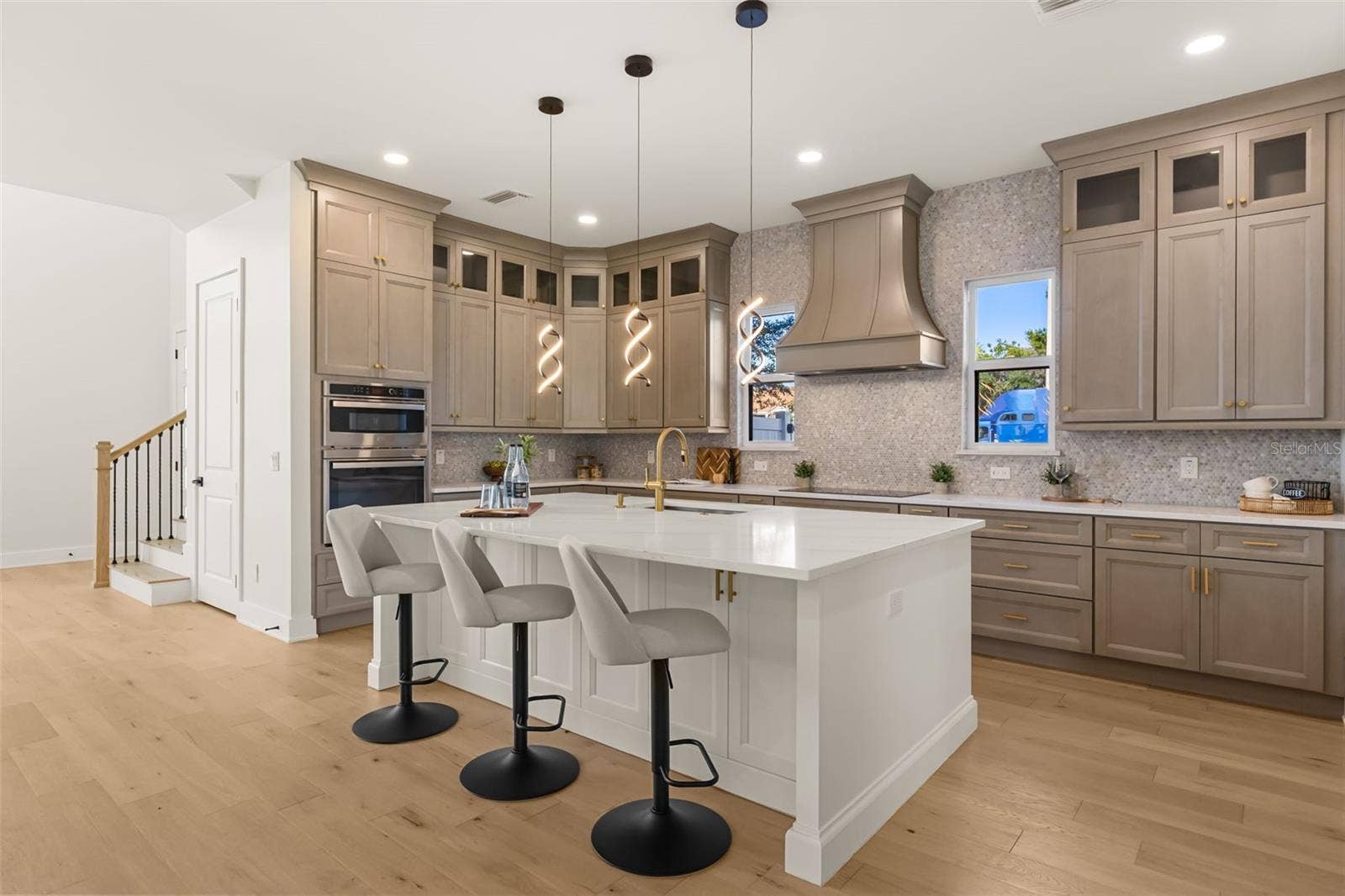 4401 ROCKLEDGE ROAD, Orlando, FL 32807 4401 ROCKLEDGE ROAD, Orlando, FL 32807
