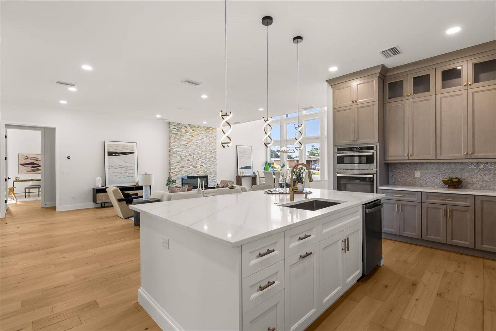 4401 ROCKLEDGE ROAD, Orlando, FL 32807 4401 ROCKLEDGE ROAD, Orlando, FL 32807