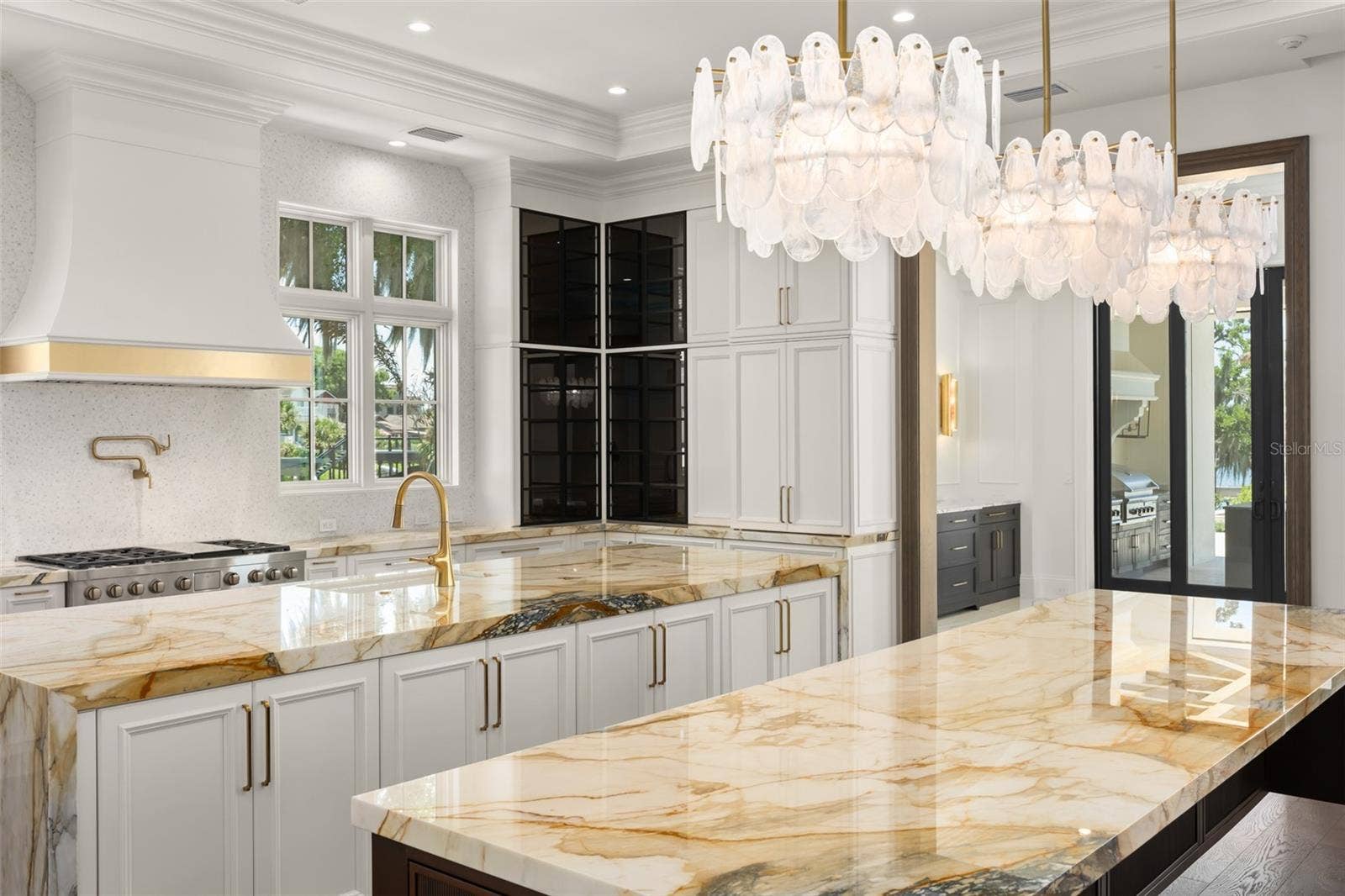 3057 PORTO LAGO COURT, Windermere, FL 34786 3057 PORTO LAGO COURT, Windermere, FL 34786