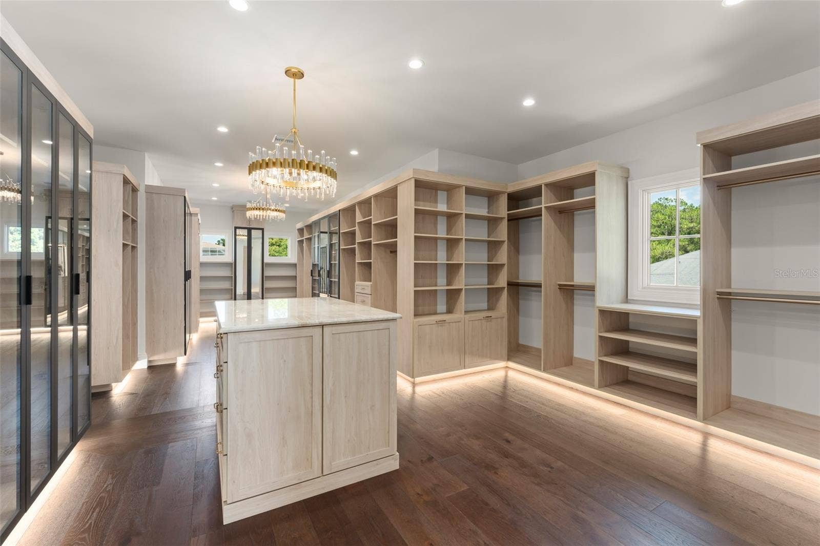 3057 PORTO LAGO COURT, Windermere, FL 34786 3057 PORTO LAGO COURT, Windermere, FL 34786