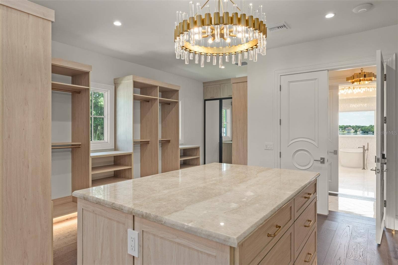 3057 PORTO LAGO COURT, Windermere, FL 34786 3057 PORTO LAGO COURT, Windermere, FL 34786