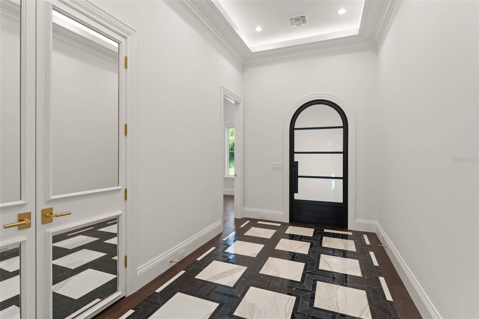 3057 PORTO LAGO COURT, Windermere, FL 34786 3057 PORTO LAGO COURT, Windermere, FL 34786