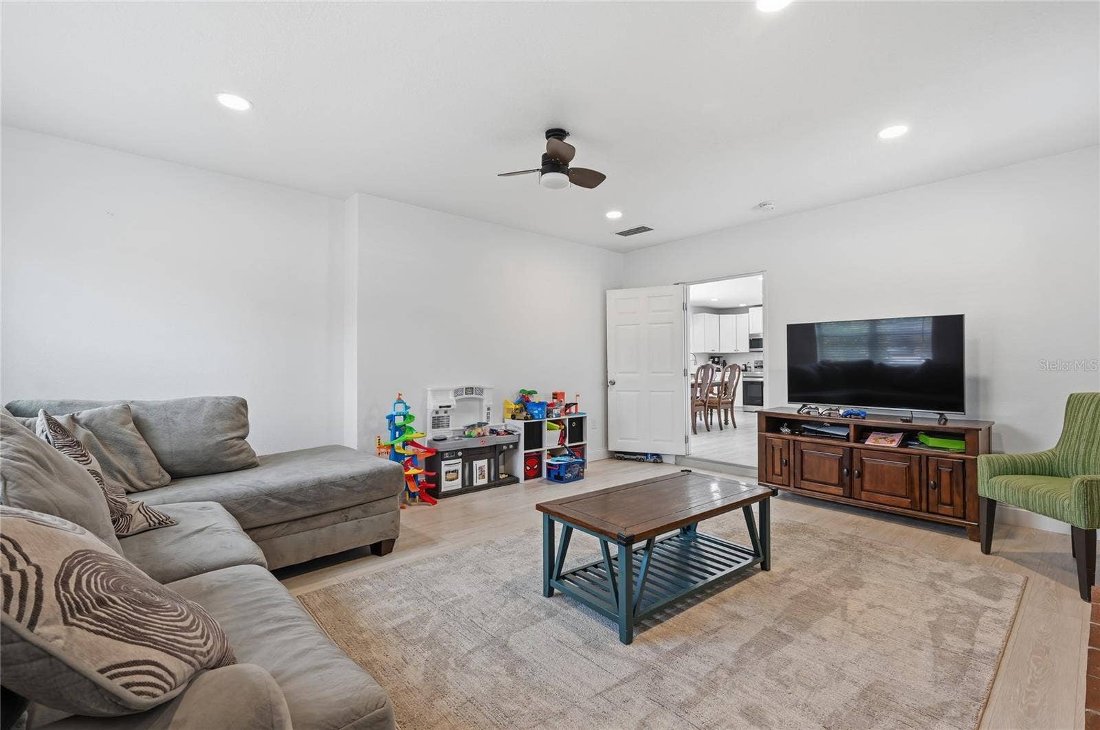 1946 STRATHAVEN ROAD, Winter Park, FL 32792 1946 STRATHAVEN ROAD, Winter Park, FL 32792
