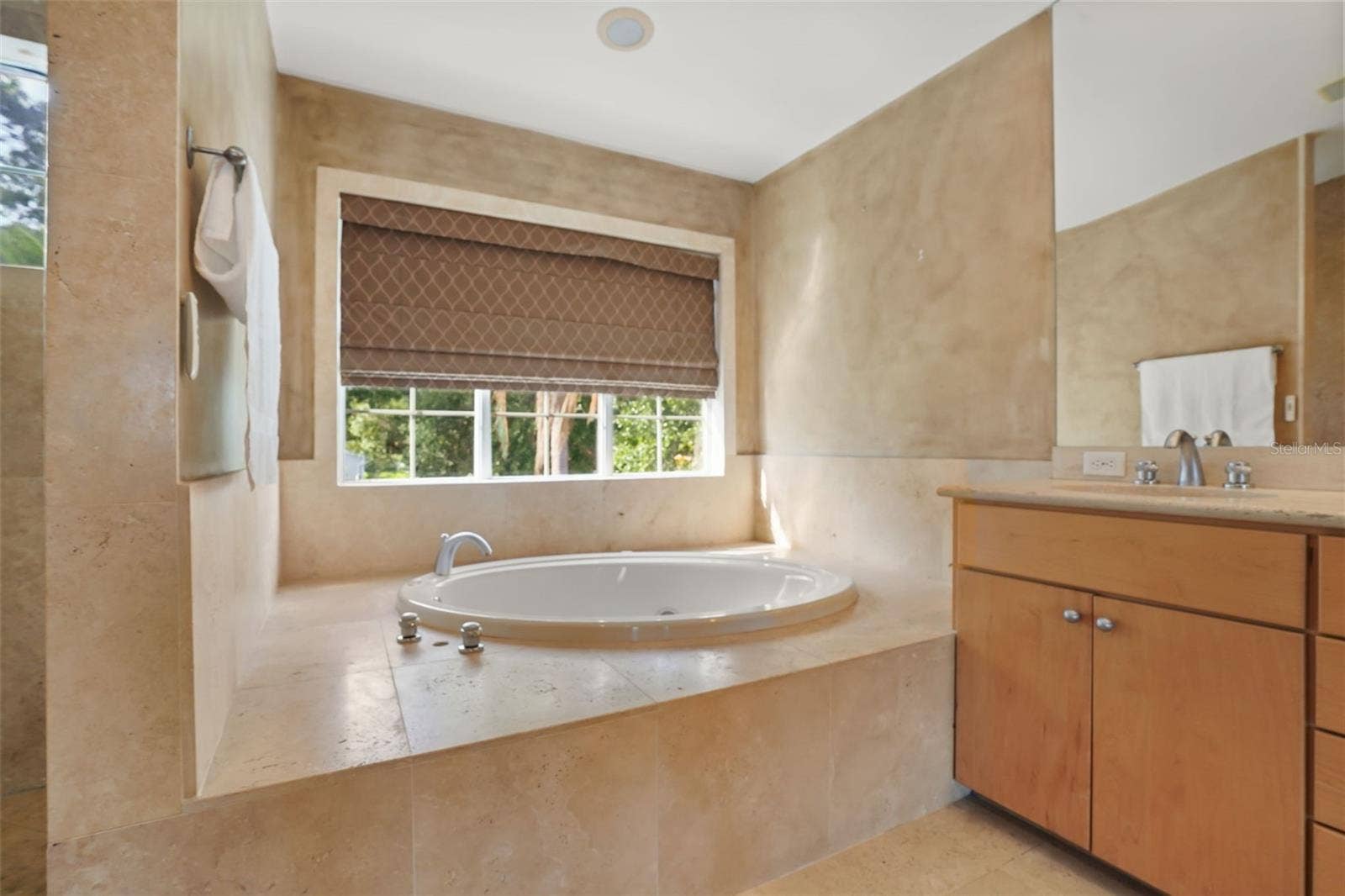 1166 N LAKE SYBELIA, Maitland, FL 32751 1166 N LAKE SYBELIA, Maitland, FL 32751