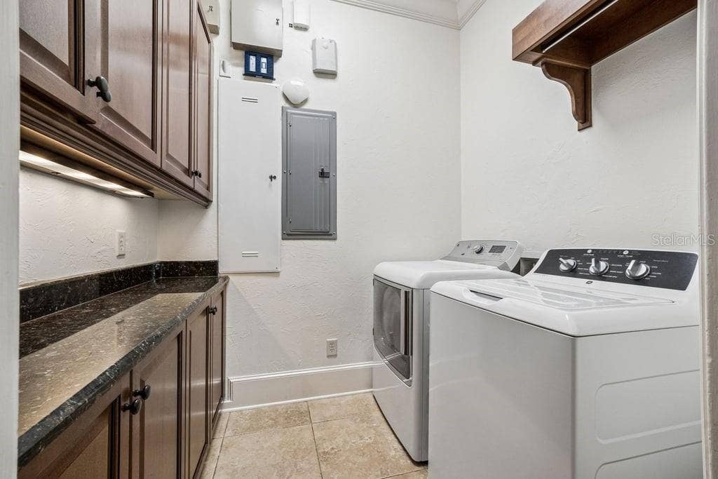 1571 WOODLAND AVENUE, Winter Park, FL 32789 2nd laundry room