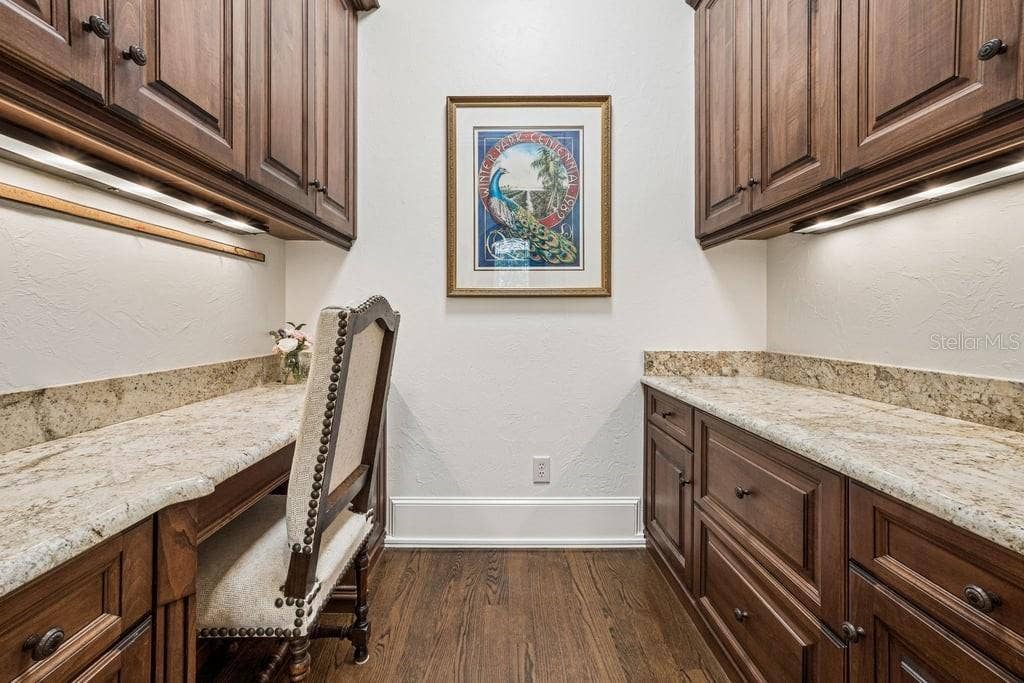 1571 WOODLAND AVENUE, Winter Park, FL 32789 Work station and small office off the kitchen area.