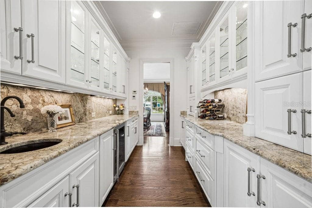 1571 WOODLAND AVENUE, Winter Park, FL 32789 Butlers pantry area between kitchen and diningroom