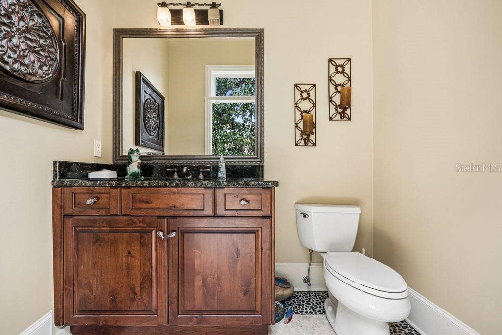 1571 WOODLAND AVENUE, Winter Park, FL 32789 Pool half bath