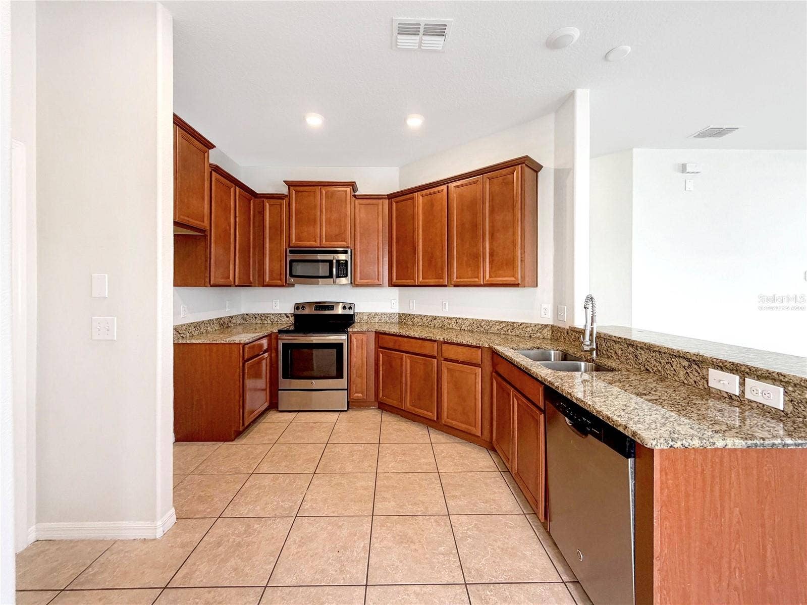 1969 HAWKS VIEW DRIVE, Ruskin, FL 33570 Virtually Staged