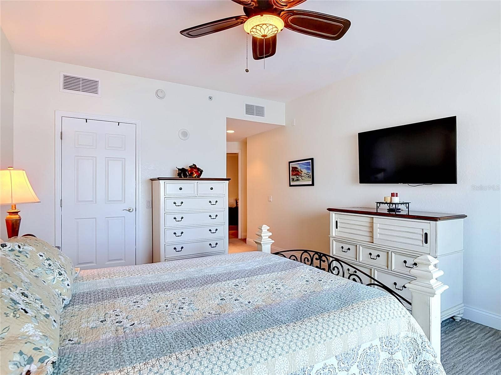 2 OCEANS WEST BLVD, #300, Daytona Beach Shores, FL 32118 2 OCEANS WEST BLVD, #300, Daytona Beach Shores, FL 32118