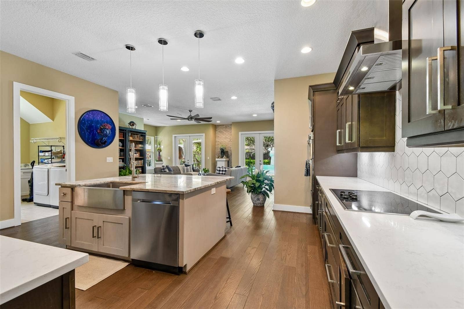 2107 HARGILL DRIVE, Orlando, FL 32806 2107 HARGILL DRIVE, Orlando, FL 32806