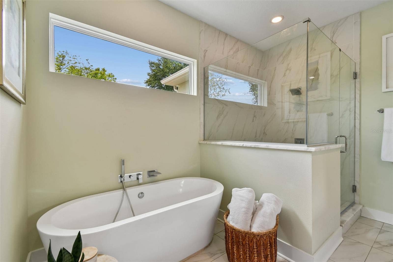 2107 HARGILL DRIVE, Orlando, FL 32806 2107 HARGILL DRIVE, Orlando, FL 32806