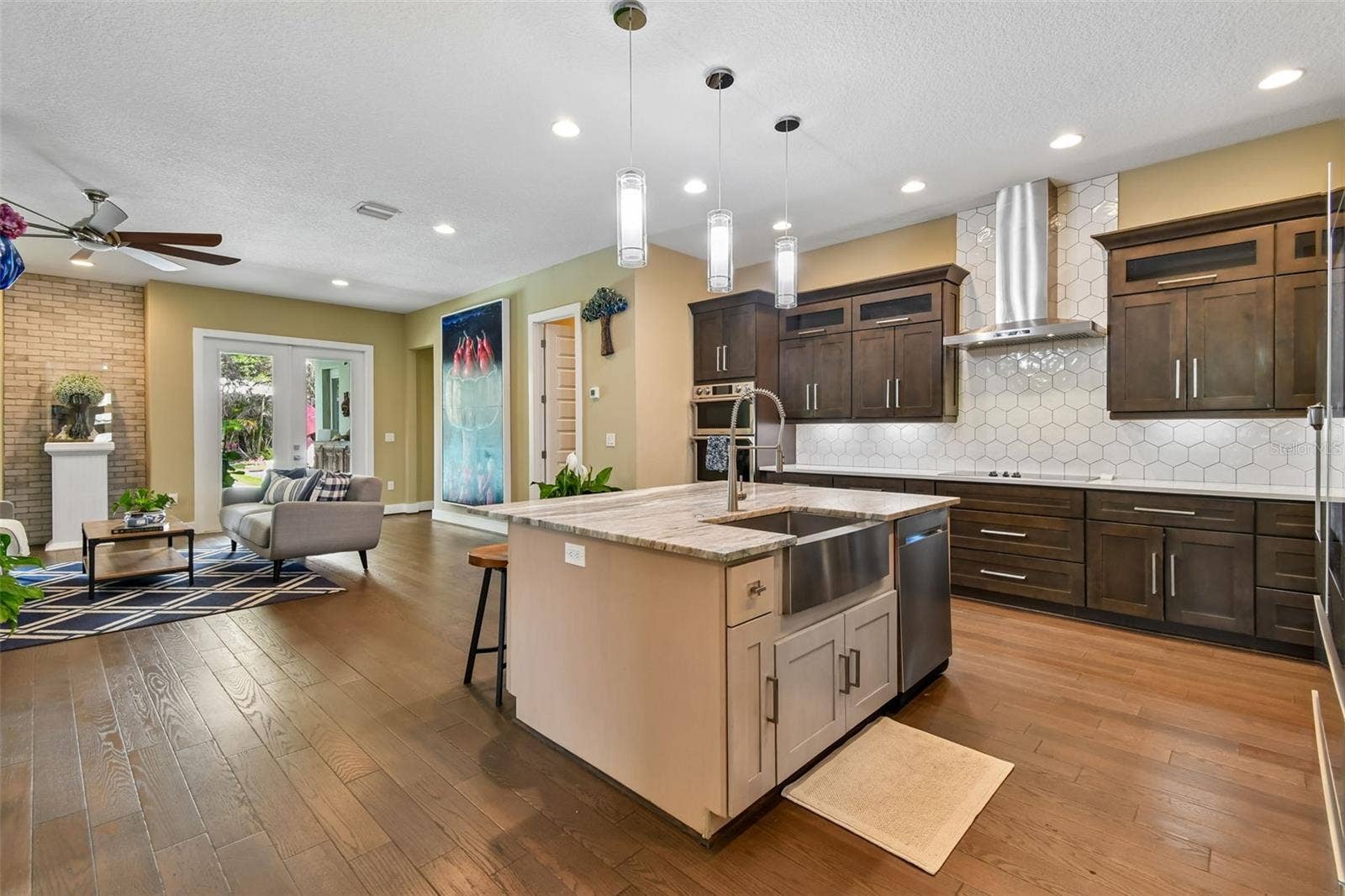 2107 HARGILL DRIVE, Orlando, FL 32806 2107 HARGILL DRIVE, Orlando, FL 32806