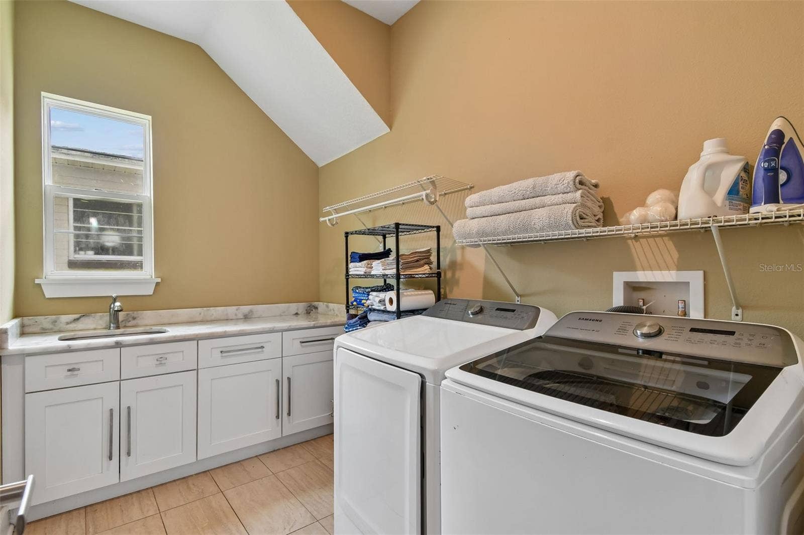 2107 HARGILL DRIVE, Orlando, FL 32806 2107 HARGILL DRIVE, Orlando, FL 32806