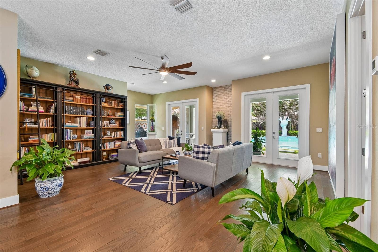 2107 HARGILL DRIVE, Orlando, FL 32806 2107 HARGILL DRIVE, Orlando, FL 32806