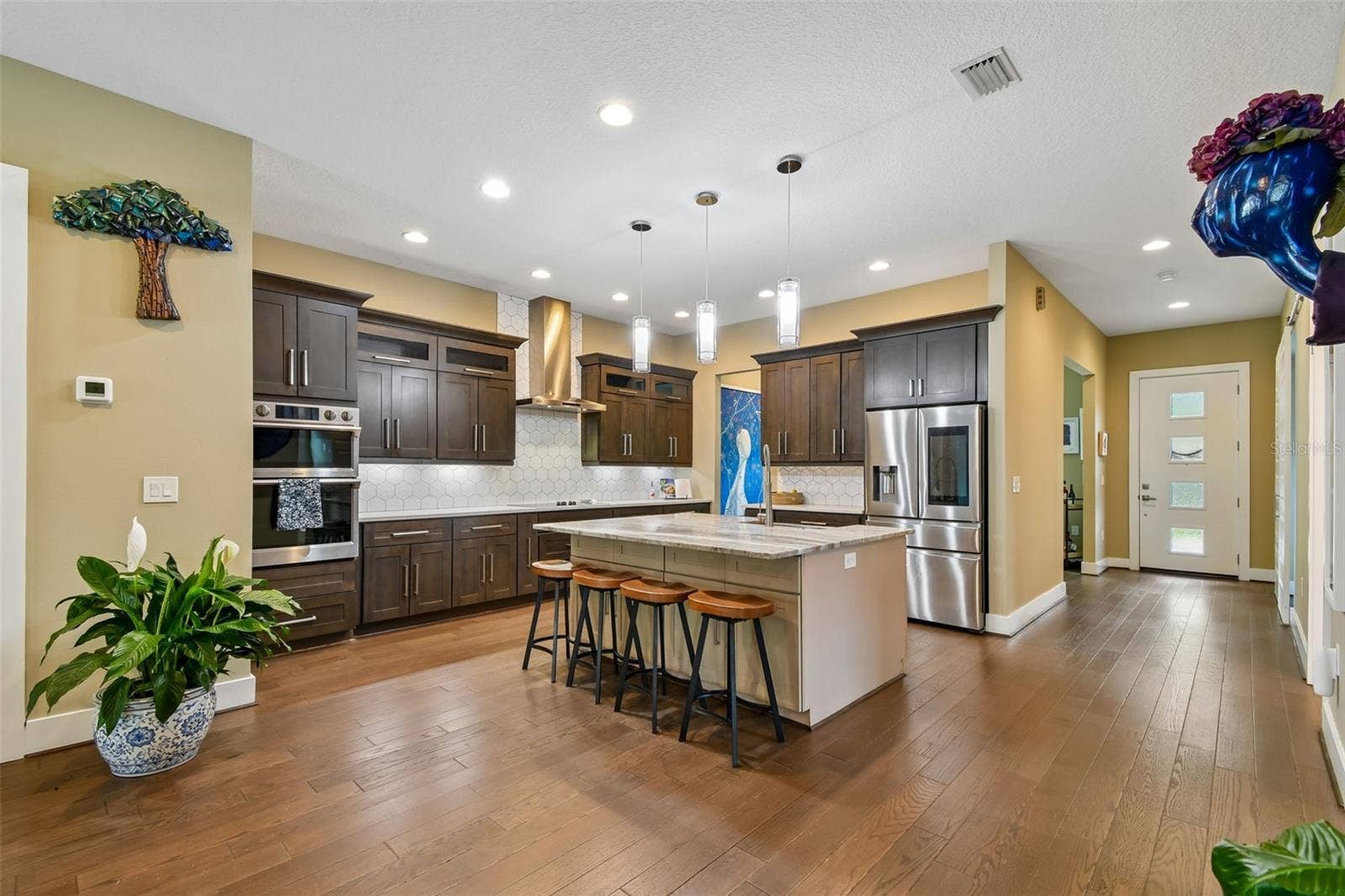2107 HARGILL DRIVE, Orlando, FL 32806 2107 HARGILL DRIVE, Orlando, FL 32806