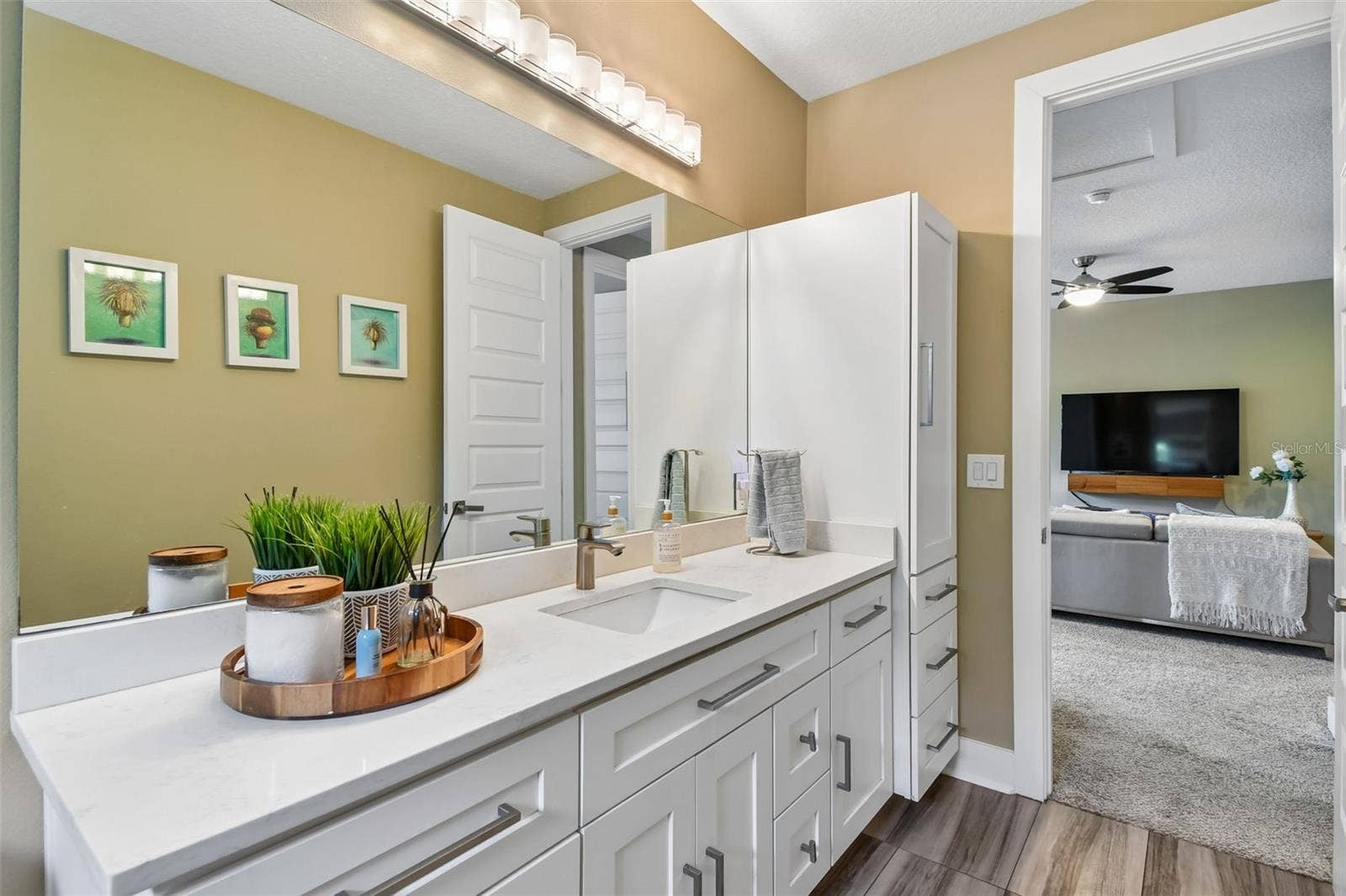 2107 HARGILL DRIVE, Orlando, FL 32806 2107 HARGILL DRIVE, Orlando, FL 32806