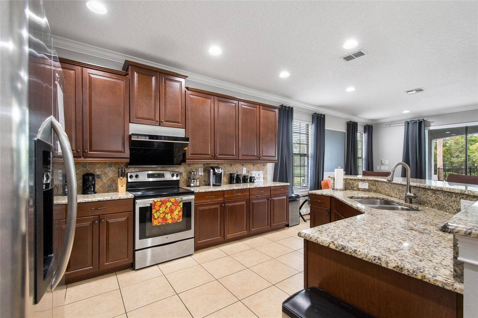 945 DESERT MOUNTAIN COURT, Reunion, FL 34747 945 DESERT MOUNTAIN COURT, Reunion, FL 34747