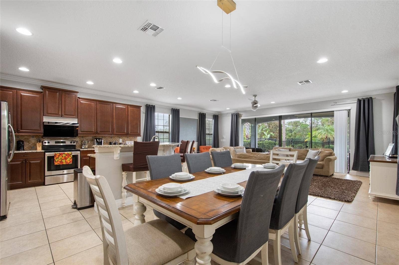 945 DESERT MOUNTAIN COURT, Reunion, FL 34747 945 DESERT MOUNTAIN COURT, Reunion, FL 34747
