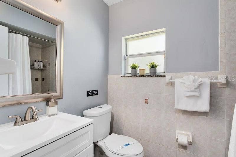 1228 E MURIEL STREET, Orlando, FL 32806 1228 E MURIEL STREET, Orlando, FL 32806